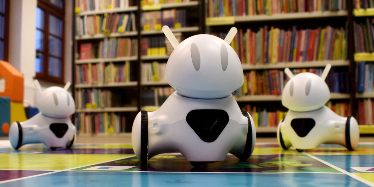 Roboty zdobywają bibliotekę!
